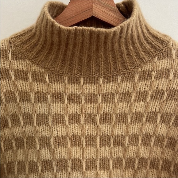 Everlane checkered cloud turtleneck in cream - XS/S - Picture 5 of 8